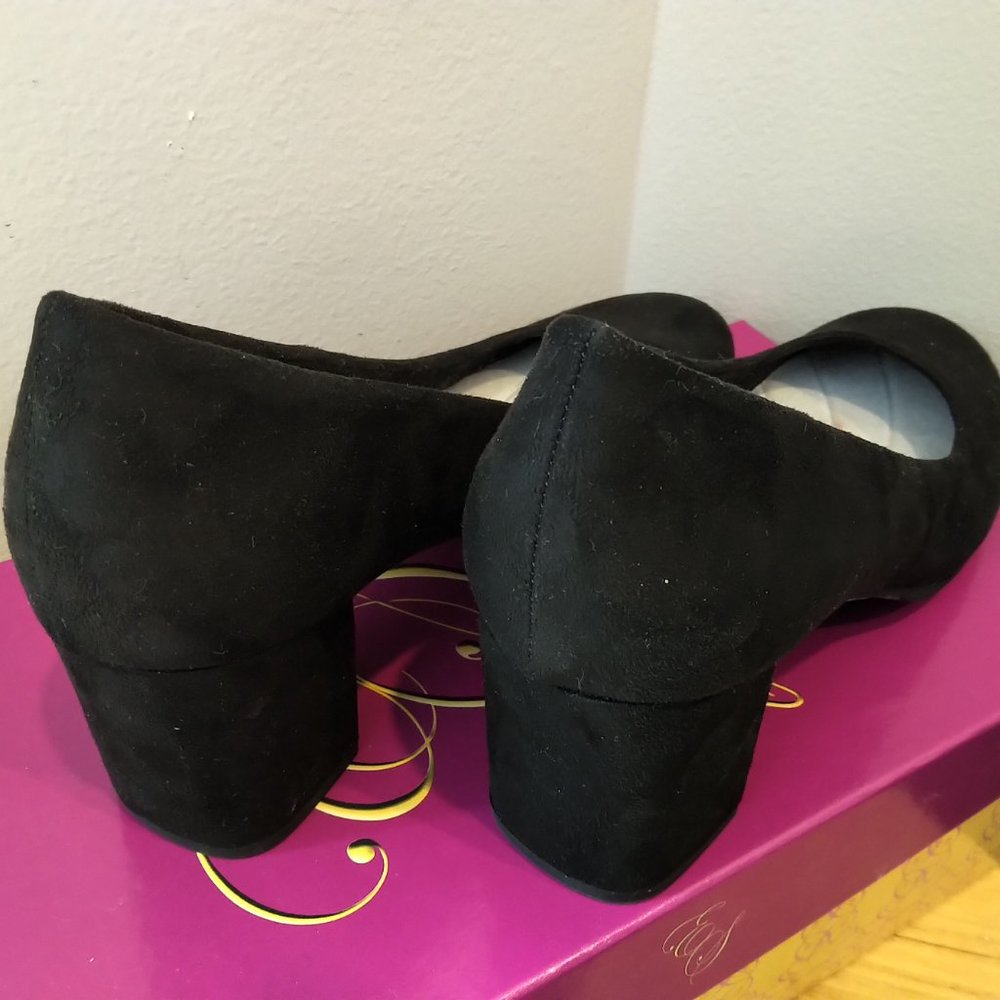 Easy Street Proper Pumps Sz 7 NEW 2" block heel BLACK SuperFlex sole SuperSuede - Picture 12 of 16